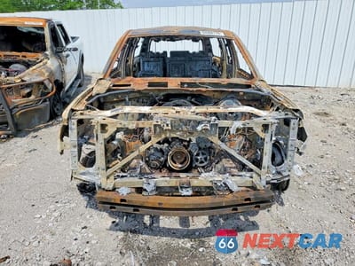 Piąte zdjęcie samochodu w środku: 2018 CHEVROLET SUBURBAN K1500 LT VIN:1GNSKHKC5JR142437 - miniatura