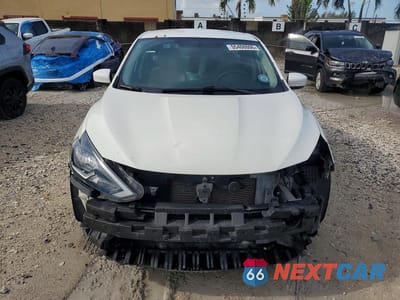 Piąte zdjęcie samochodu w środku: 2016 NISSAN SENTRA SV VIN:3N1AB7AP9GY306412 - miniatura