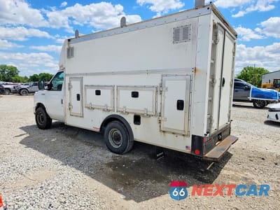 Drugie zdjęcie samochodu z przodu: 2021 FORD E350 DELIVERY TRUCK VIN:1FDWE3FN9MDC35006 - miniatura