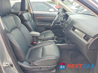 Zdjęcie 7 z 13 samochodu: 2019 MITSUBISHI OUTLANDER SE VIN:JA4AD3A31KJ001569 - miniatura