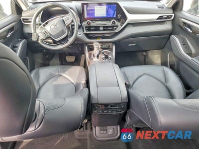 Zdjęcie 8 z 13 samochodu: 2024 TOYOTA HIGHLANDER PLATINUM VIN:5TDKDRBH7RS542582 - miniatura
