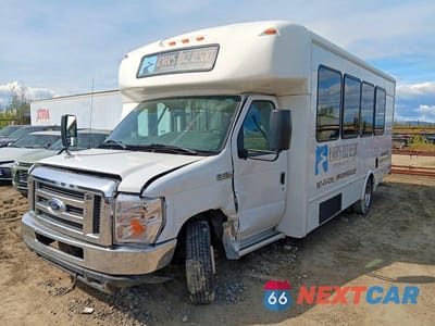 Drugie zdjęcie samochodu z przodu: 2017 FORD ECONOLINE E450 SUPER DUTY CUTAWAY VAN VIN:1FDFE4FS4HDC26635 - miniatura