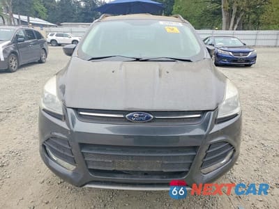 Piąte zdjęcie samochodu w środku: 2016 FORD ESCAPE SE VIN:1FMCU0G9XGUB60326 - miniatura
