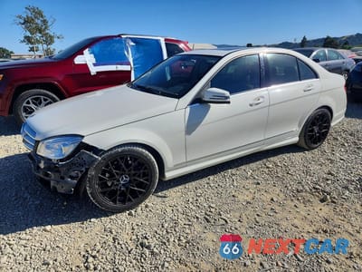 2010 MERCEDES-BENZ C 300 WDDGF5EB6AR119226 - główne zdjęcie licytacji z USA - miniatura
