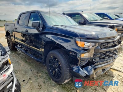 Czwarte zdjęcie samochodu z boku: 2025 CHEVROLET SILVERADO C1500 CUSTOM VIN:3GCPABEK9SG371299 - miniatura