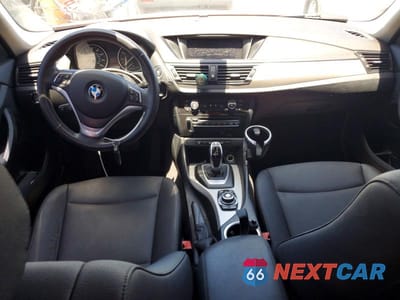 Zdjęcie 8 z 12 samochodu: 2013 BMW X1 SDRIVE28I VIN:WBAVM1C54DVW44999 - miniatura