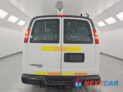 Zdjęcie 6 z 13 samochodu: 2013 CHEVROLET EXPRESS G2500 VIN:1GCWGFCA1D1903481 - miniatura