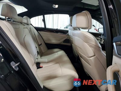 Zdjęcie 10 z 12 samochodu: 2021 BMW 530 XI VIN:WBA13BJ05MCF43533 - miniatura