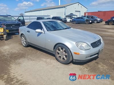 Czwarte zdjęcie samochodu z boku: 1999 MERCEDES-BENZ SLK 230 KOMPRESSOR VIN:WDBKK47F4XF098069 - miniatura