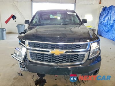 Piąte zdjęcie samochodu w środku: 2017 CHEVROLET SUBURBAN VIN:1GNSKHKC3HR397758 - miniatura