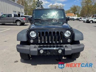 Piąte zdjęcie samochodu w środku: 2015 JEEP WRANGLER UNLIMITED SPORT VIN:1C4BJWDG9FL542754 - miniatura