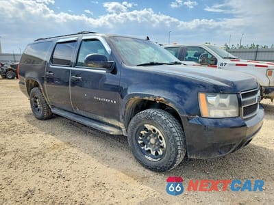 Czwarte zdjęcie samochodu z boku: 2009 CHEVROLET SUBURBAN K1500 LS VIN:1GNFK16389R245706 - miniatura