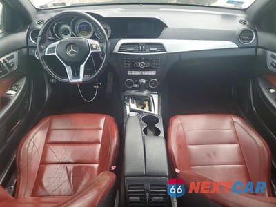 Zdjęcie 8 z 12 samochodu: 2012 MERCEDES-BENZ C 250 VIN:WDDGJ4HB8CF901892 - miniatura