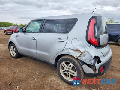 Drugie zdjęcie samochodu z przodu: 2017 KIA SOUL BASE VIN:KNDJN2A24H7431445 - miniatura