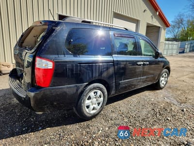 Trzecie zdjęcie samochodu z tyłu: 2010 KIA SEDONA LX VIN:KNDMG4C30A6342217 - miniatura