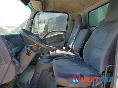 Zdjęcie 7 z 12 samochodu: 2011 ISUZU NPR BOX TRUCK VIN:JALB4W178B7401509 - miniatura