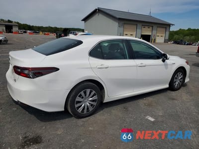 Trzecie zdjęcie samochodu z tyłu: 2021 TOYOTA CAMRY LE VIN:4T1C31AK8MU562748 - miniatura