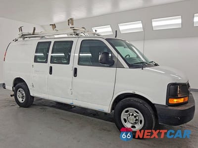 Czwarte zdjęcie samochodu z boku: 2013 CHEVROLET EXPRESS G2500 VIN:1GCWGFCA7D1903484 - miniatura