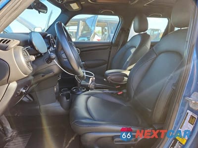 Zdjęcie 7 z 12 samochodu: 2022 MINI COOPER VIN:WMW33DK0XN2R43353 - miniatura