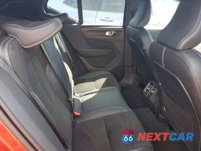 Zdjęcie 10 z 12 samochodu: 2022 VOLVO XC40 T5 R-DESIGN VIN:YV4162UM0N2724579 - miniatura
