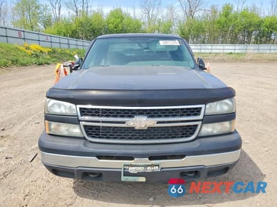 Piąte zdjęcie samochodu w środku: 2006 CHEVROLET SILVERADO C1500 VIN:1GCEC19X66Z265660 - miniatura