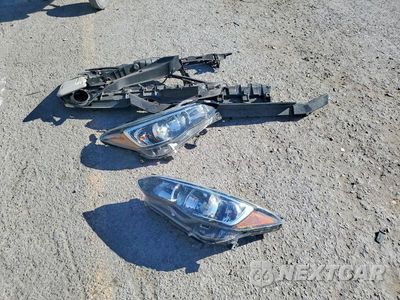 Zdjęcie 12 z 13 samochodu: 2018 SUBARU IMPREZA VIN:4S3GTAA6XJ3743411 - miniatura