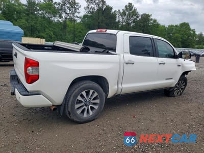 Trzecie zdjęcie samochodu z tyłu: 2018 TOYOTA TUNDRA CREWMAX LIMITED VIN:5TFHW5F10JX710197 - miniatura