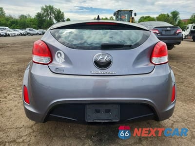 Zdjęcie 6 z 12 samochodu: 2016 HYUNDAI VELOSTER BASE VIN:KMHTC6AD9GU304287 - miniatura