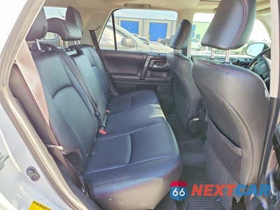 Zdjęcie 10 z 12 samochodu: 2019 TOYOTA 4RUNNER VIN:JTEBU5JR9K5660093 - miniatura