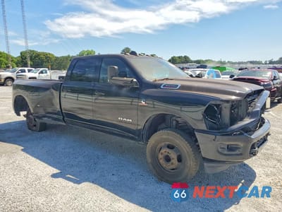 Czwarte zdjęcie samochodu z boku: 2019 RAM 3500 BIG HORN VIN:3C63RRHL9KG524307 - miniatura