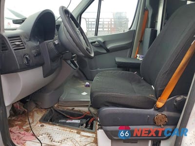 Zdjęcie 7 z 12 samochodu: 2012 MERCEDES BENZ SPRINTER 2500 DELIVERY VAN VIN:WD3PE8CB6C5693007 - miniatura