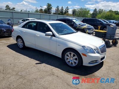 Czwarte zdjęcie samochodu z boku: 2012 MERCEDES-BENZ E 350 4MATIC VIN:WDDHF8JB9CA556148 - miniatura
