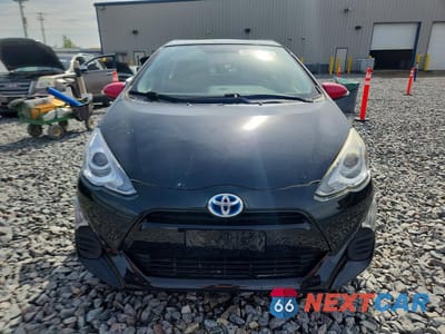 Piąte zdjęcie samochodu w środku: 2016 TOYOTA PRIUS C PERSONA SPECIAL EDITION VIN:JTDKDTB32G1119873 - miniatura