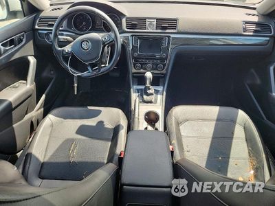 Zdjęcie 8 z 12 samochodu: 2016 VOLKSWAGEN PASSAT SE VIN:1VWBT7A35GC027928 - miniatura