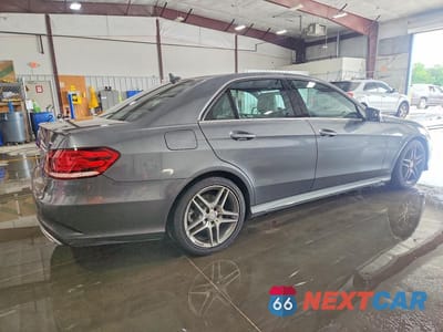 Trzecie zdjęcie samochodu z tyłu: 2016 MERCEDES-BENZ E 350 4MATIC VIN:WDDHF8JBXGB258563 - miniatura
