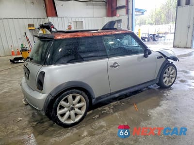 Trzecie zdjęcie samochodu z tyłu: 2006 MINI COOPER S VIN:WMWRE33506TN27087 - miniatura