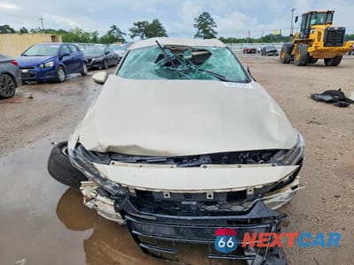 Piąte zdjęcie samochodu w środku: 2018 HONDA ACCORD LX VIN:1HGCV1F11JA162401 - miniatura