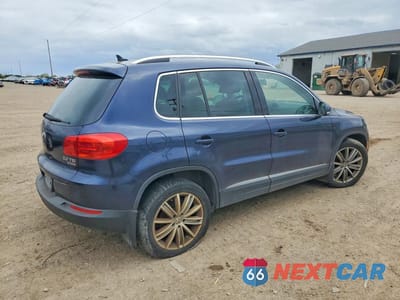 Trzecie zdjęcie samochodu z tyłu: 2015 VOLKSWAGEN TIGUAN S VIN:WVGBV7AX1FW611316 - miniatura