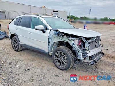 Czwarte zdjęcie samochodu z boku: 2024 TOYOTA RAV4 XLE PREMIUM VIN:4T3B6RFV3RU157609 - miniatura