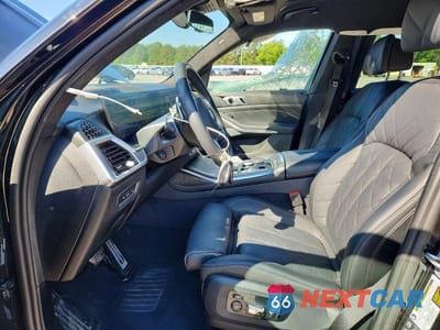 Zdjęcie 7 z 13 samochodu: 2025 BMW X7 XDRIVE40I VIN:5UX23EM05S9Z22669 - miniatura