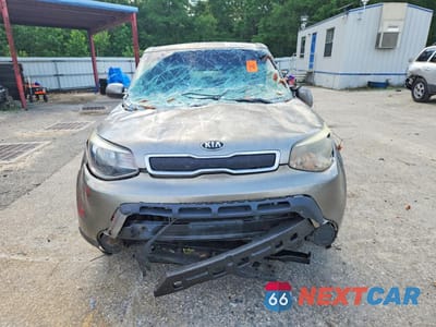Piąte zdjęcie samochodu w środku: 2015 KIA SOUL BASE VIN:KNDJN2A27F7166212 - miniatura
