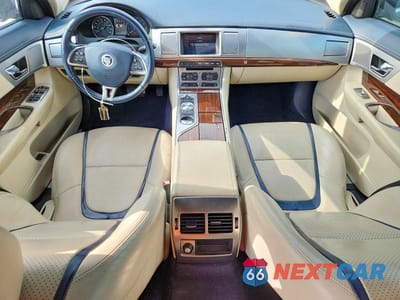 Zdjęcie 8 z 12 samochodu: 2012 JAGUAR XF PORTFOLIO VIN:SAJWA0HB2CLS27904 - miniatura