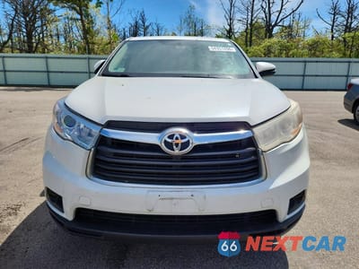Piąte zdjęcie samochodu w środku: 2014 TOYOTA HIGHLANDER LE VIN:5TDBKRFH9ES016318 - miniatura