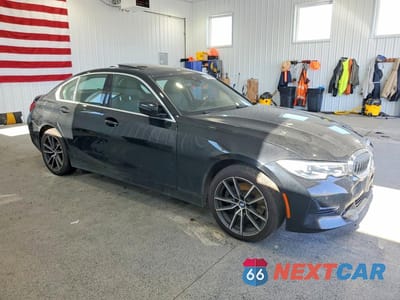 Czwarte zdjęcie samochodu z boku: 2021 BMW 330XI VIN:3MW5R7J05M8B63092 - miniatura