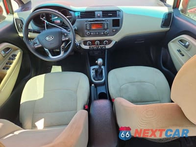 Zdjęcie 8 z 13 samochodu: 2013 KIA RIO 5-DOOR VIN:KNADN5A34D6123695 - miniatura