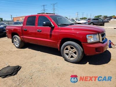 Czwarte zdjęcie samochodu z boku: 2008 DODGE DAKOTA QUAD SLT VIN:1D7HW48K78S634197 - miniatura