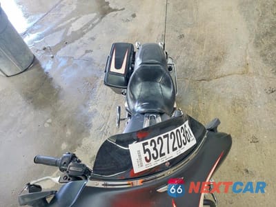Piąte zdjęcie samochodu w środku: 2011 HARLEY-DAVIDSON FLHX VIN:1HD1KBM17BB674679 - miniatura