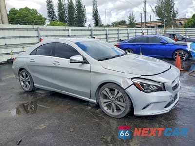 Czwarte zdjęcie samochodu z boku: 2019 MERCEDES-BENZ CLA 250 VIN:WDDSJ4EB6KN753731 - miniatura
