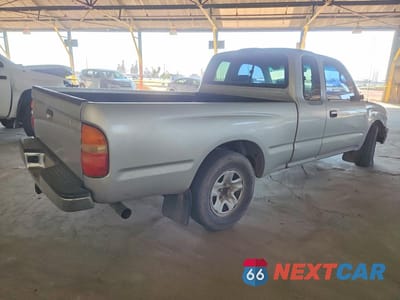 Trzecie zdjęcie samochodu z tyłu: 2002 TOYOTA TACOMA XTRACAB VIN:5TEVL52NX2Z063290 - miniatura
