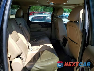 Zdjęcie 11 z 13 samochodu: 2014 CHEVROLET SUBURBAN K1500 LT VIN:1GNSKJE77ER188735 - miniatura